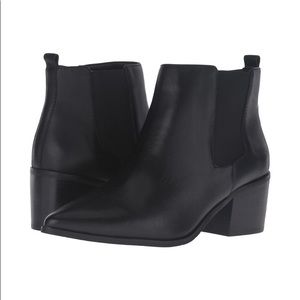 Tahari Ranch 2 Pointed toe leather ankle boots